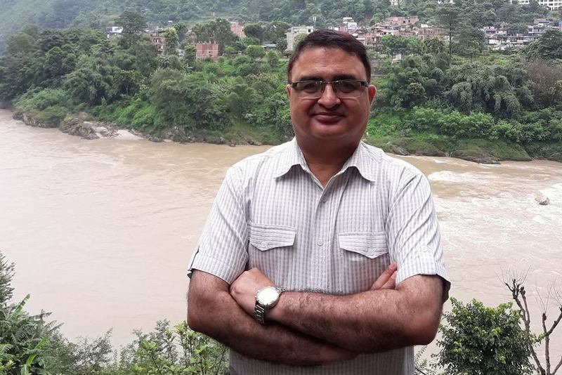 अाफ्नाे बचाउ गर्दै डा. अधिकारीले भने, ‘मन्त्रीज्यूले घुस माग्नुभएकाे हाेइन’