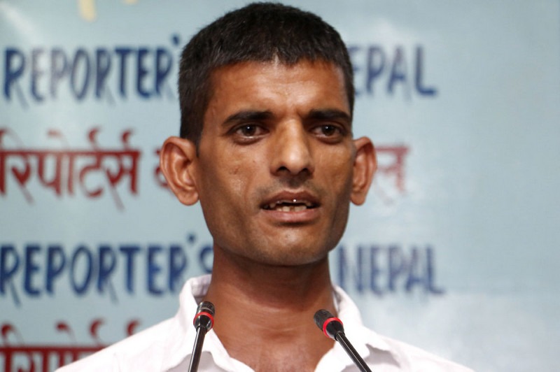 निर्मलाका बुबालार्इ अार्इसीयूमा राखेर उपचार हुँदै