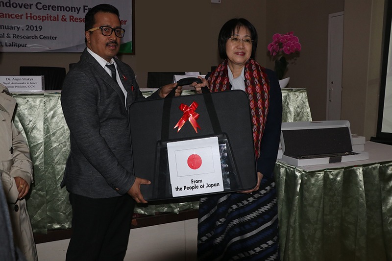 जापानी दूतावासले दियाे  नेपाल क्यान्सर अस्पताललाई मेडिकल उपकरण