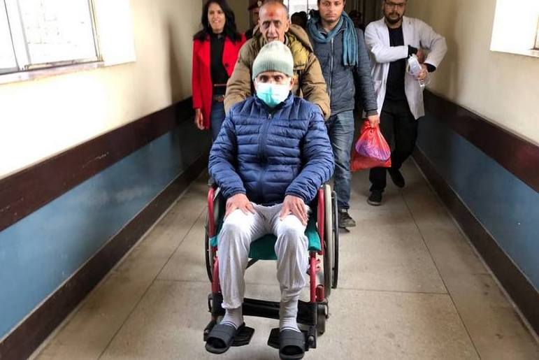 डा.केसीलाई जनरल वार्डमा सारियाे