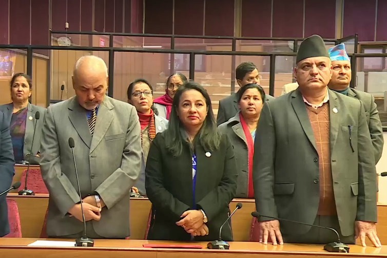 दुई अस्पताल संघीय सरकार मातहत नराखेको भन्दै कांग्रेसद्वारा राष्ट्रियसभा बैठकमा अवरोध