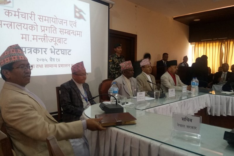 स्वास्थ्यसेवाका २७ हजार ३०२ कर्मचारी समायोजनमा