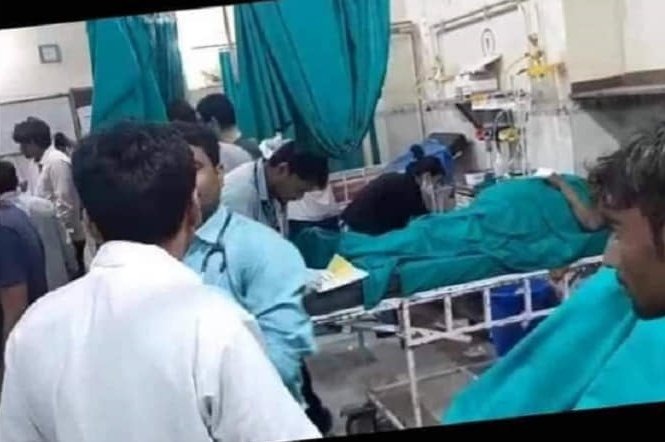 प्रधानमन्त्री ओली हावाहुरी प्रभावित क्षेत्रमा जाँदै