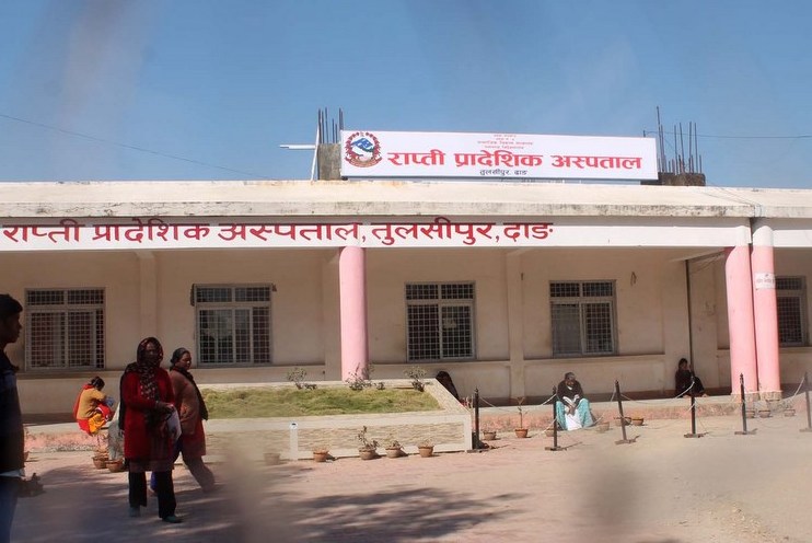 तीन वर्षदेखि बन्द काेठामा आईसीयू र एनआईसीयू मेसिन