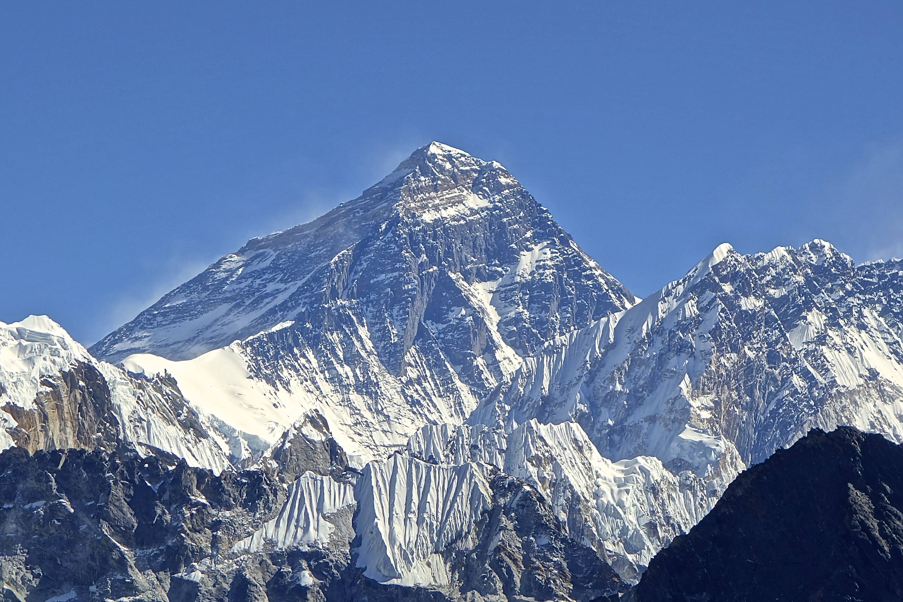 एचआईभी संक्रमित श्रेष्ठ पुगे सगरमाथा चुचुरोमा