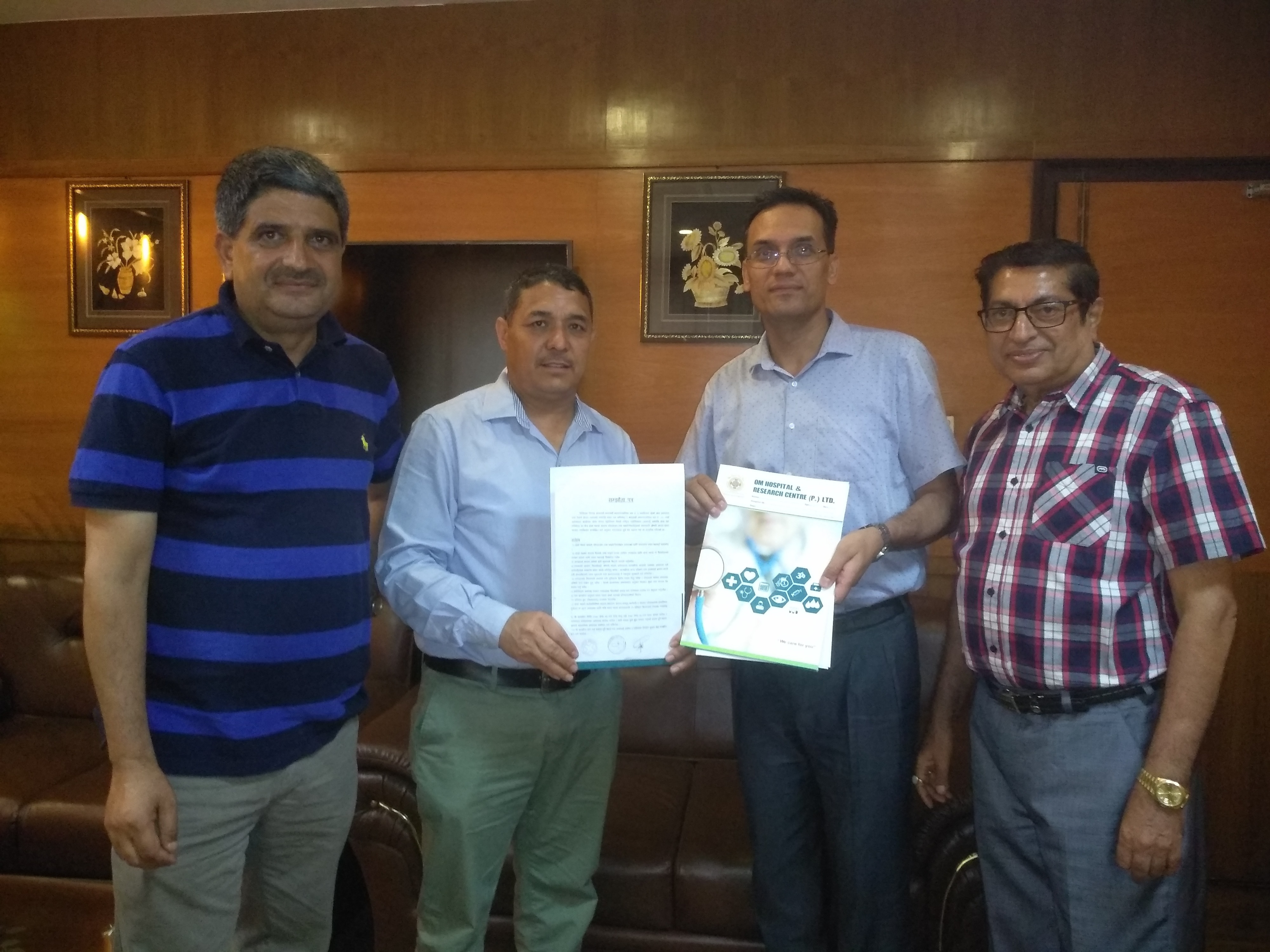 पेट्रोलियम ढुवानी व्यवसायी र कर्मचारीलाई ओम अस्पतालमा सहुलियत