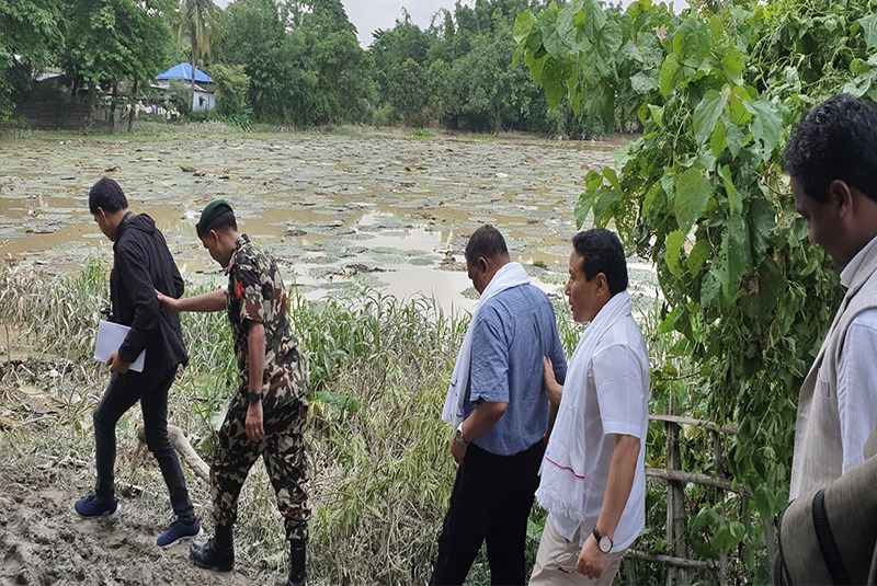 स्वास्थ्यमन्त्री यादव पुगे बाढी प्रभावित क्षेत्रमा