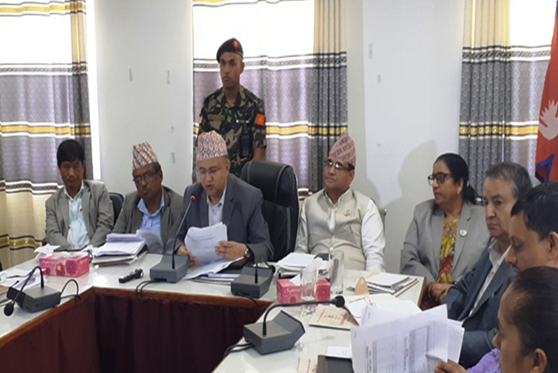 जेष्ठ नागरिकलाई घरमै  पुगेर स्वास्थ्य सेवा
