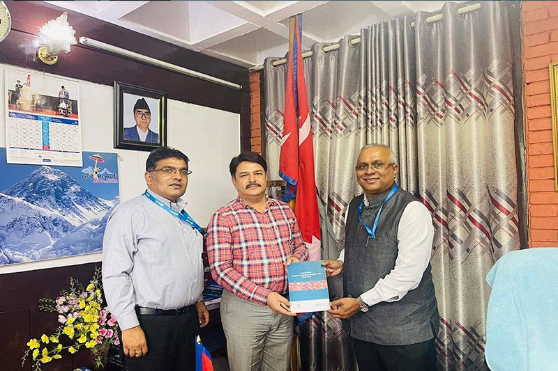 स्वास्थ्य राज्यमन्त्री र विश्व स्वास्थ्य संगठन नेपालका प्रमुख डा पाण्डववीच भेटवार्ता