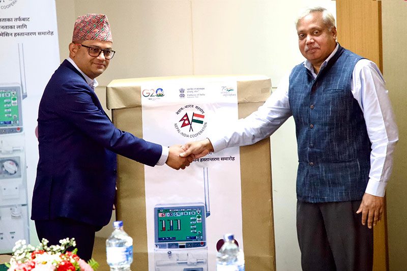 भारतले नेपाललाई दियो २ सय थान डायलाइसिस मेशिन