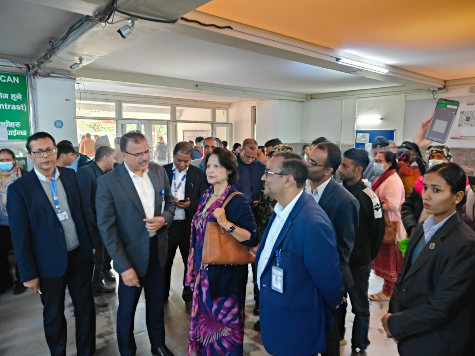 स्वास्थ्य मन्त्री डा सुधा शर्माद्वारा वीर अस्पताल निरीक्षण