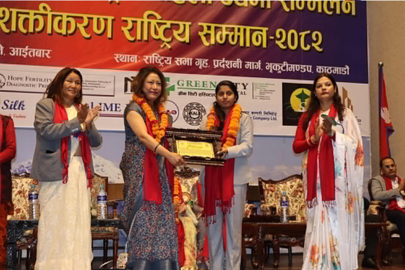 नेपाल क्यान्सर हस्पिटलकी निर्देशक स्वरुपालाई ‘महिला सशक्तीकरण राष्ट्रिय सम्मान’